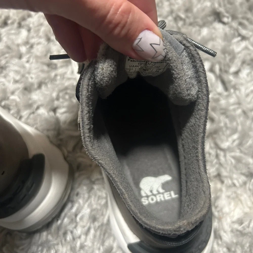 Sorel‎ Kinetic Rngd Caribou Boot in Gray sz 7.5